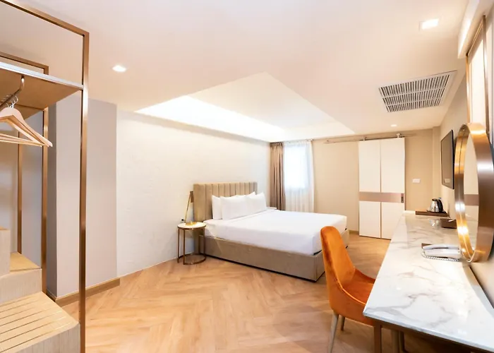 Away Riverside Kene Hotel Bangkok