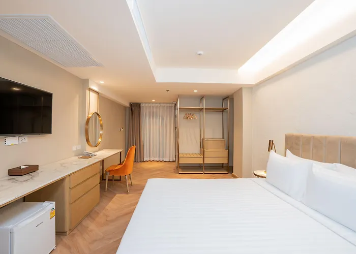 Hotel Away Riverside Kene 4*